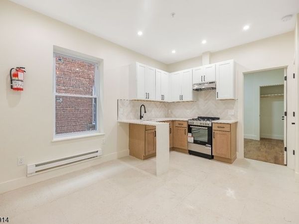 10 School St, Unit 4, Passaic, NJ 07055