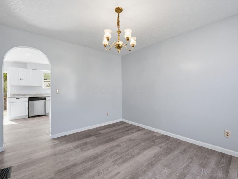 1380 Stanwix Court, Columbus, OH 43223 Photo 3