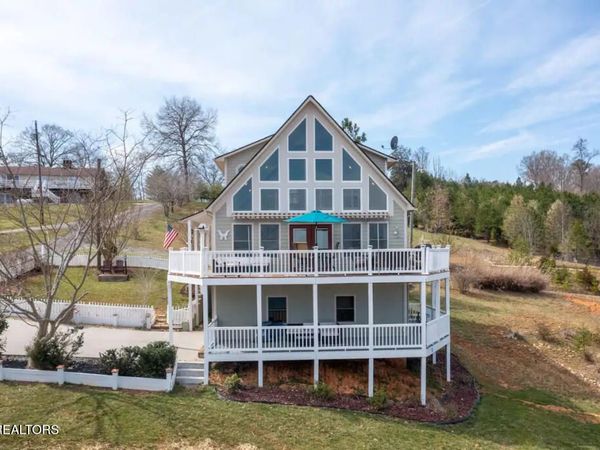 2140 White Oak Tr, Dandridge, TN 37725