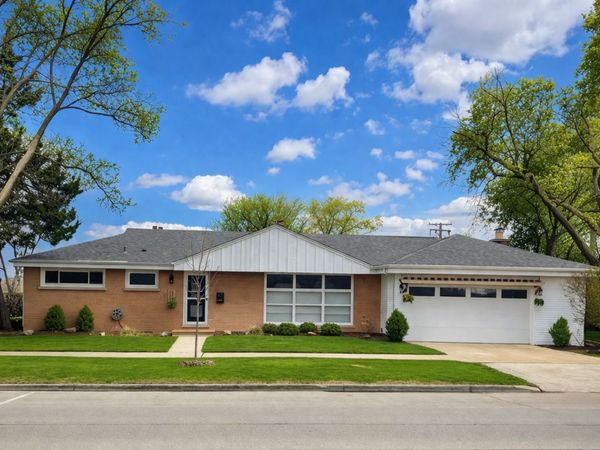 6803 N KEELER Avenue , Lincolnwood, IL 60712
