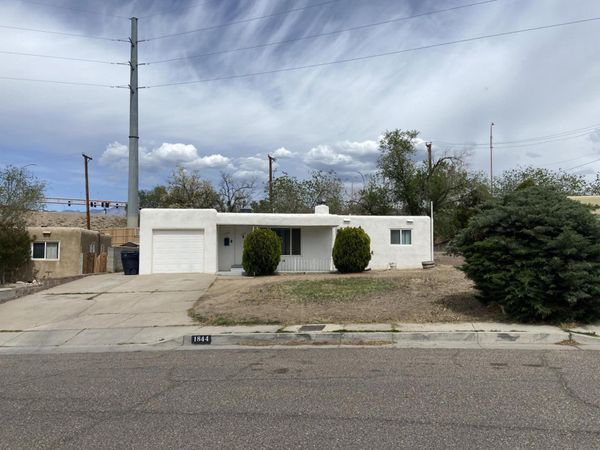 1844 Kentucky Street NE, Albuquerque, NM 87110