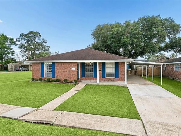 2152 EUCLID Street , Gretna, LA 70056