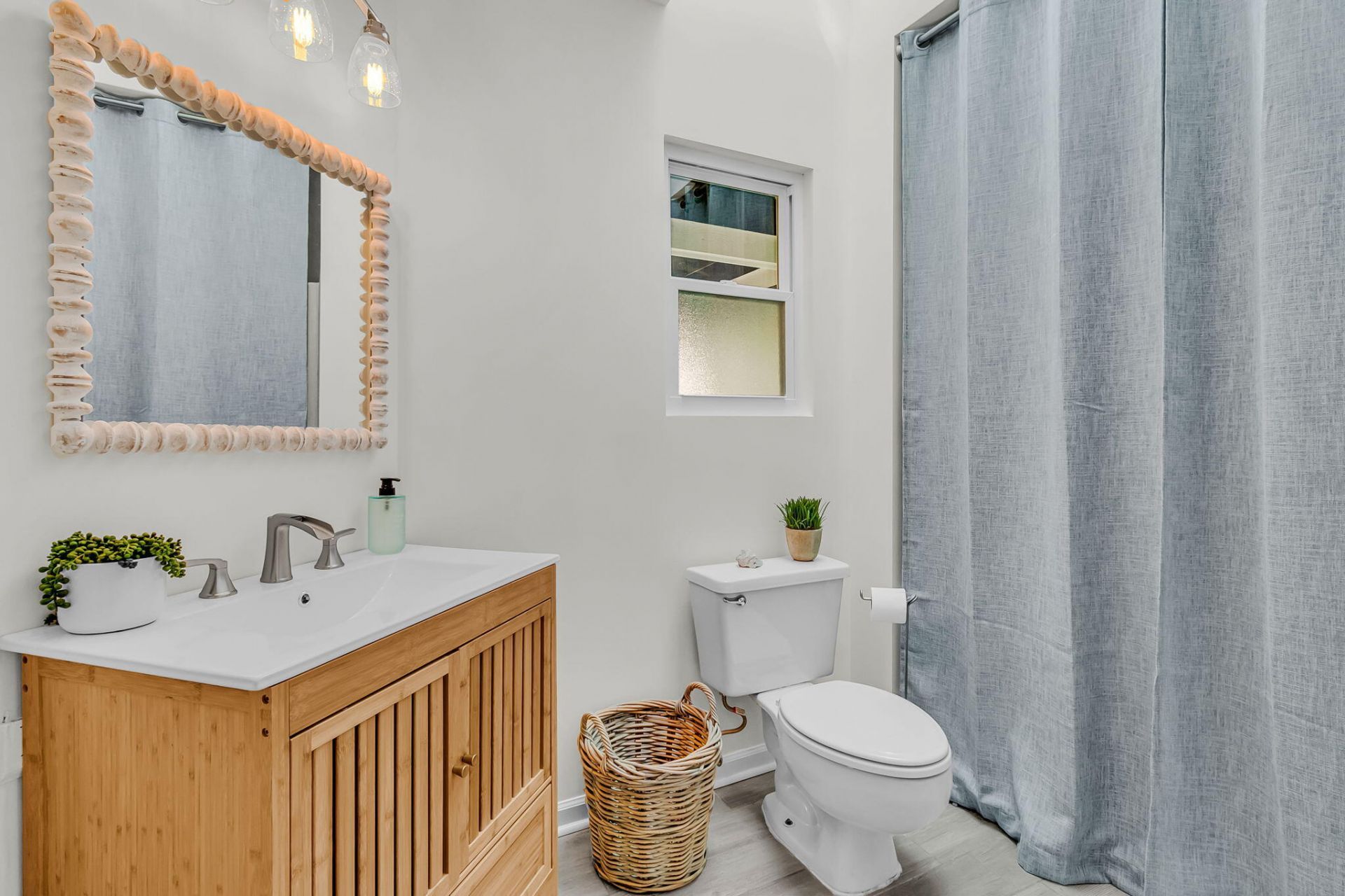 1252 Llewellyn Road Photo 26