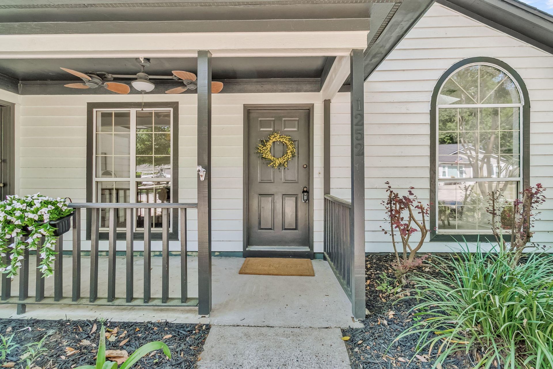 1252 Llewellyn Road Photo 4