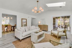 1252 Llewellyn Road photo 4