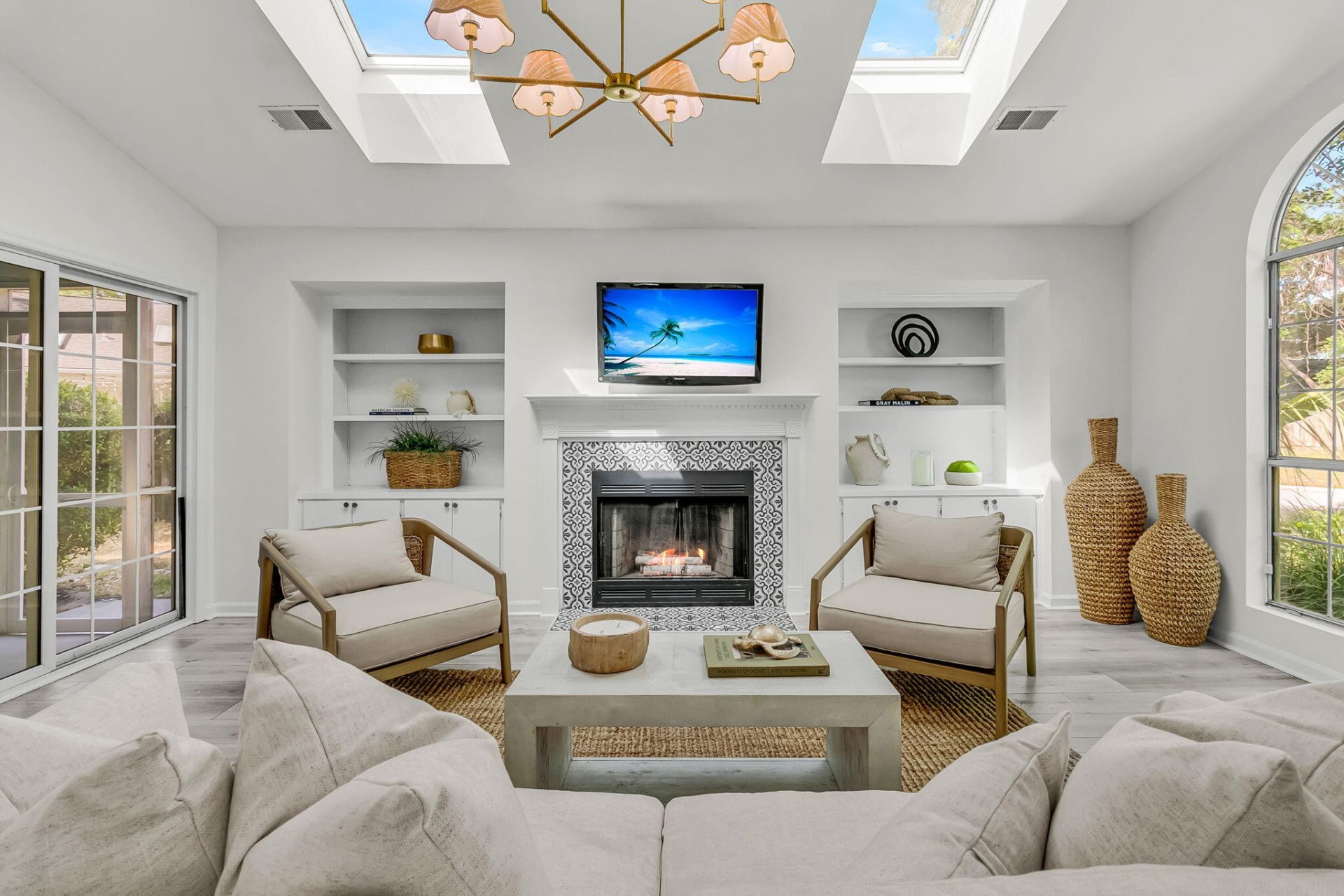 1252 Llewellyn Road Photo 6