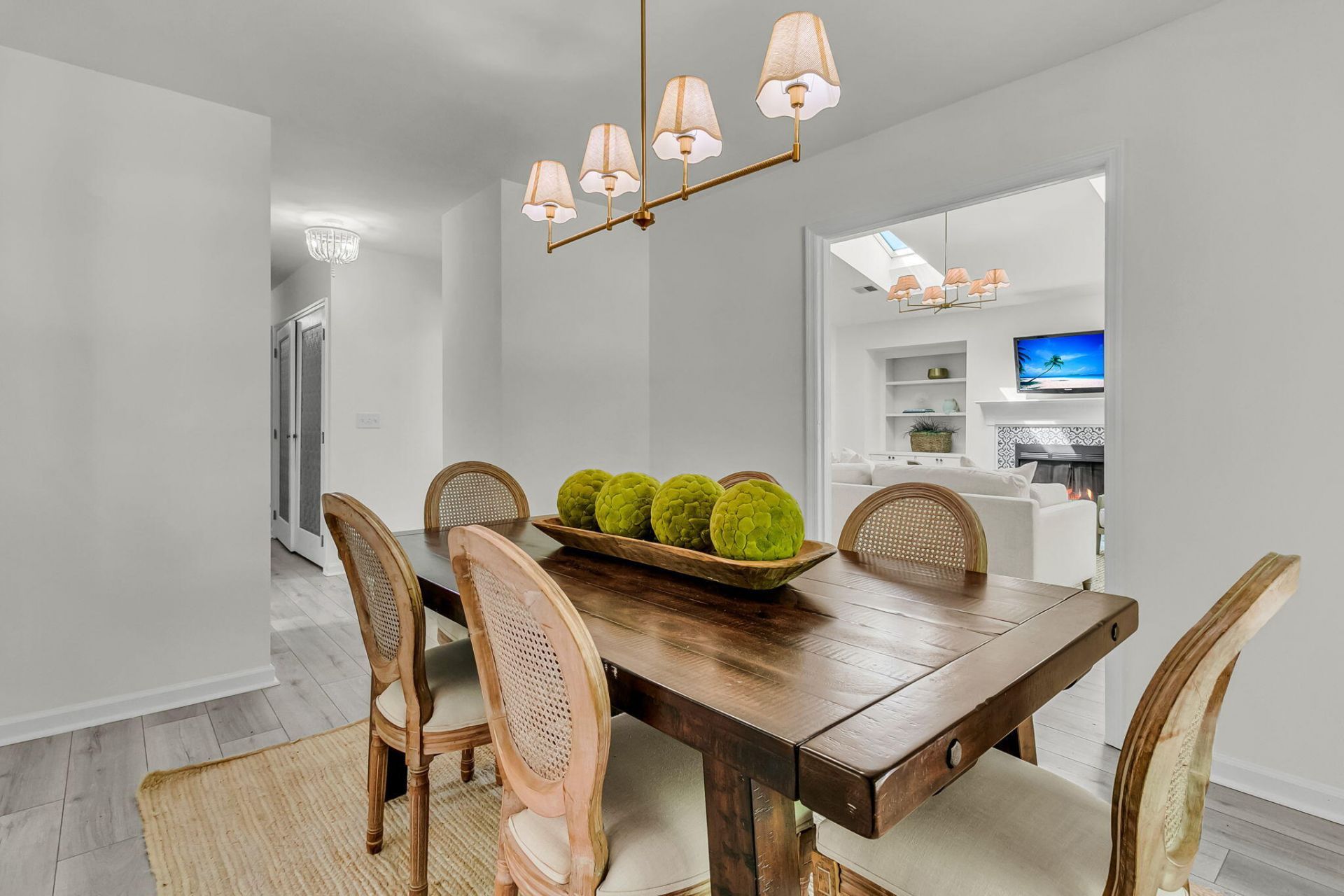 1252 Llewellyn Road Photo 9