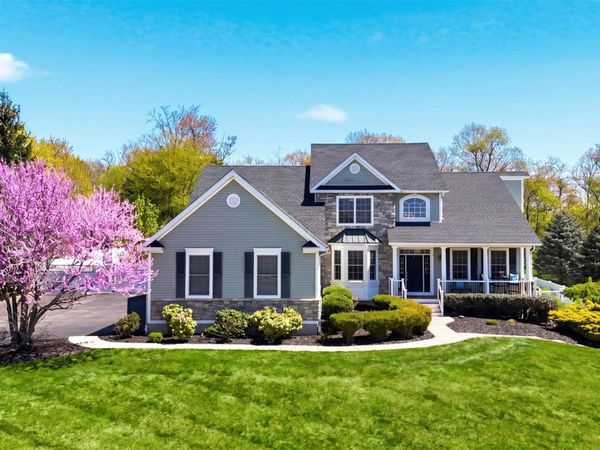 86 Sandy Pines Boulevard, Hopewell Junction, NY 12533