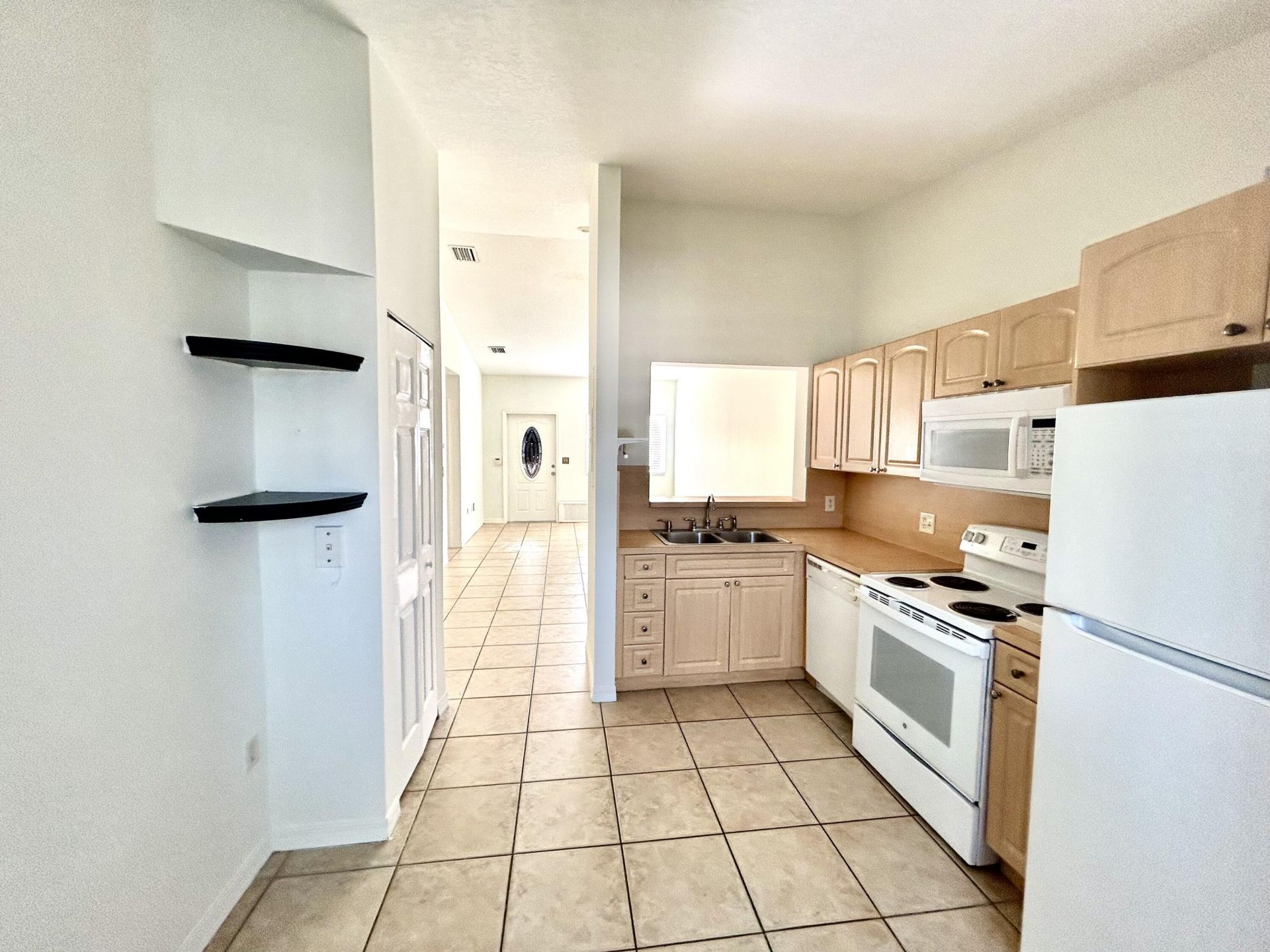 621 NW 78th Terrace, Unit 205, Pembroke Pines, FL 33024 Photo