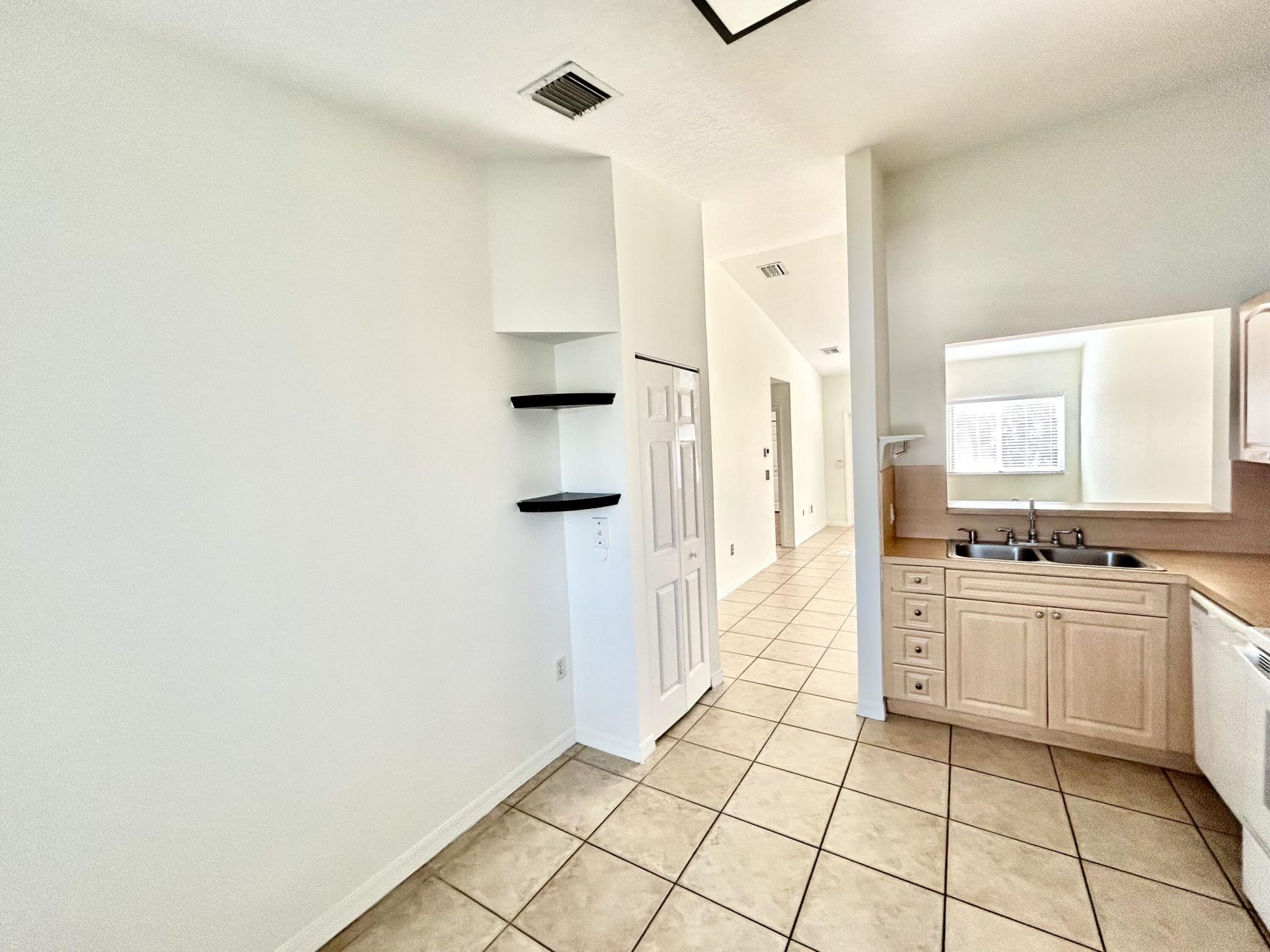 621 NW 78th Terrace, Unit 205, Pembroke Pines, FL 33024 Photo