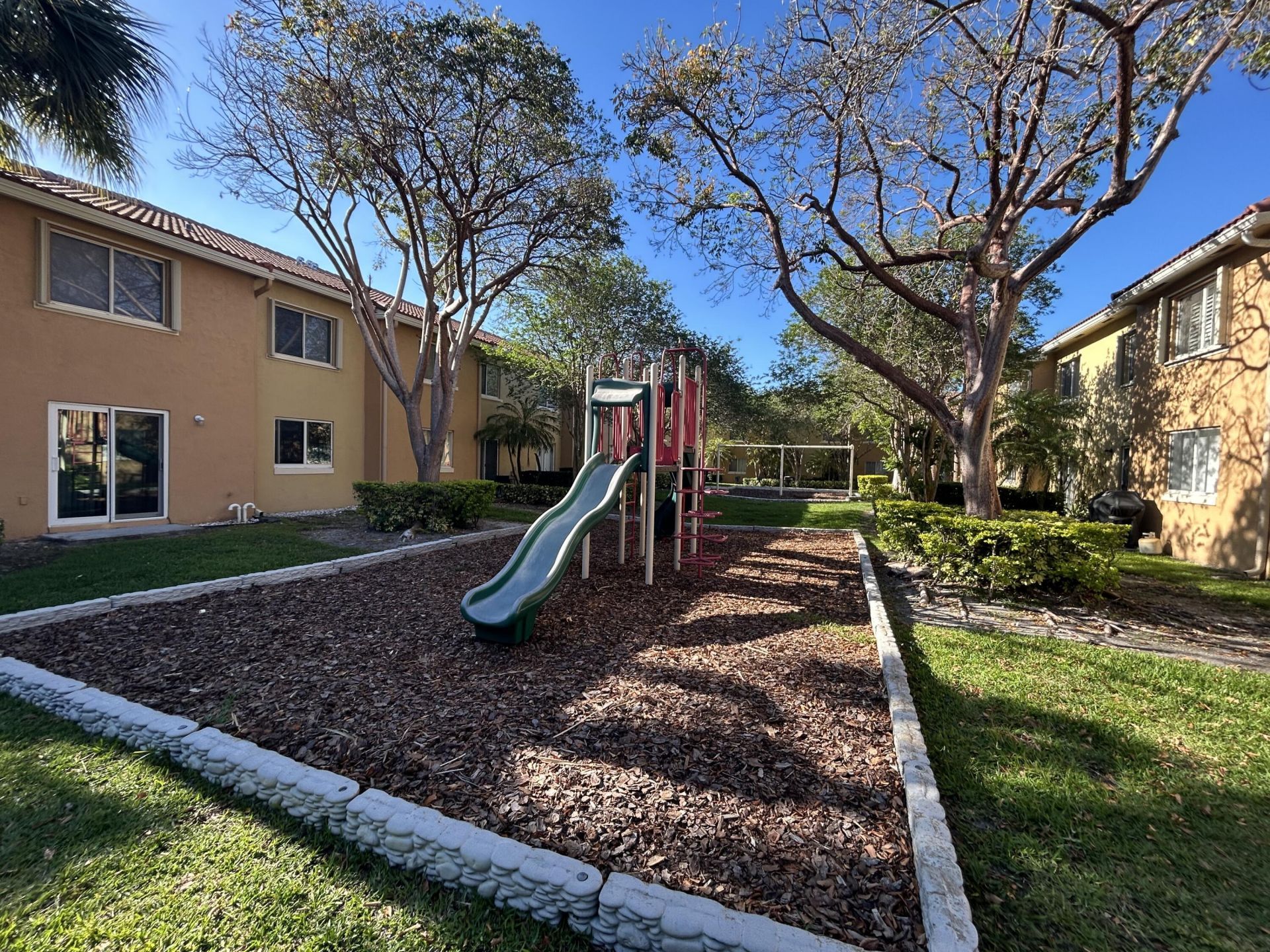 621 NW 78th Terrace, Unit 205, Pembroke Pines, FL 33024 Photo