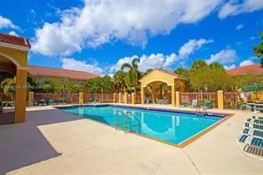 621 NW 78th Terrace, Unit 205, Pembroke Pines, FL 33024 Photo
