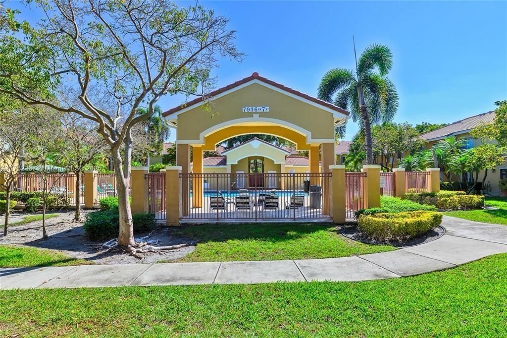 621 NW 78th Terrace, Unit 205, Pembroke Pines, FL 33024 Photo