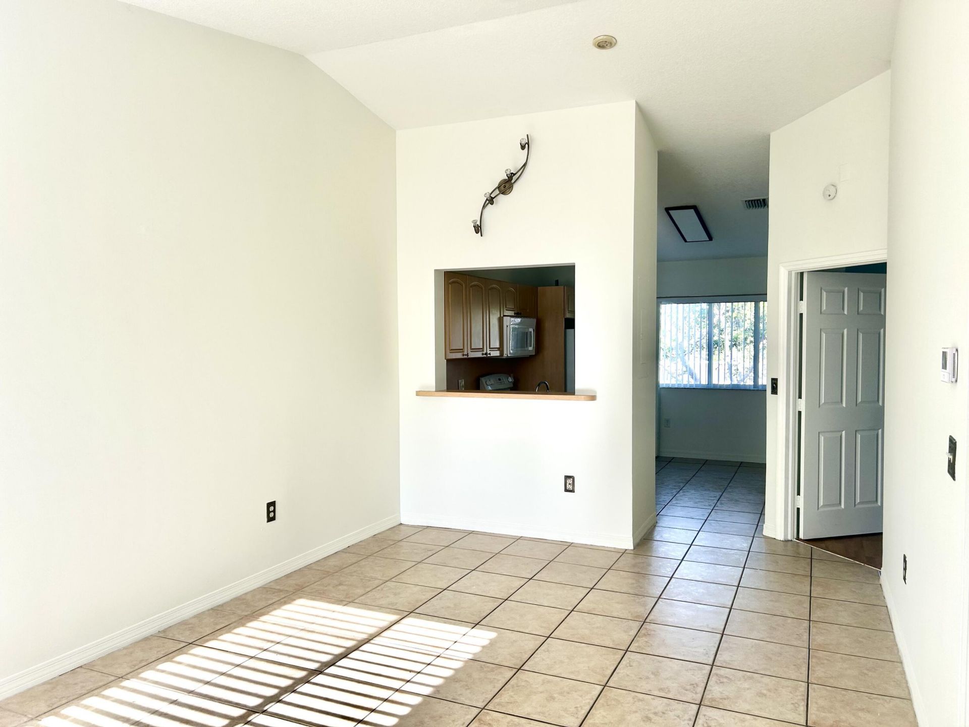 621 NW 78th Terrace, Unit 205, Pembroke Pines, FL 33024 Photo