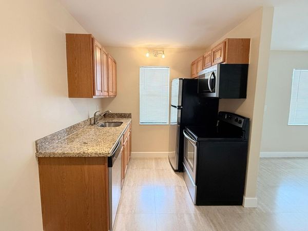 607 NE 29th Drive, Unit 23, Wilton Manors, FL 33334