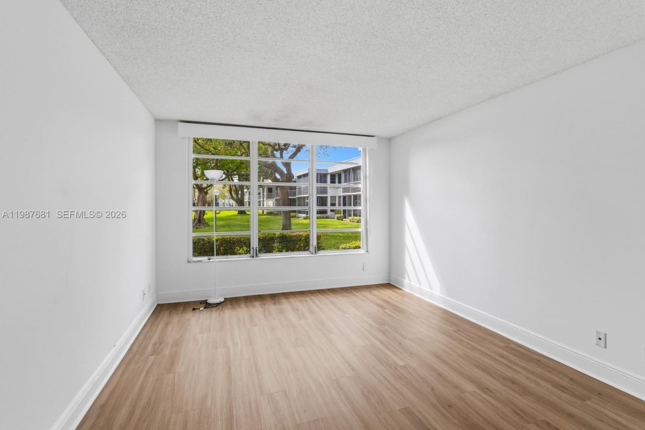 4280 Oaks Ter, Unit 102, Pompano Beach, FL 33069 Photo