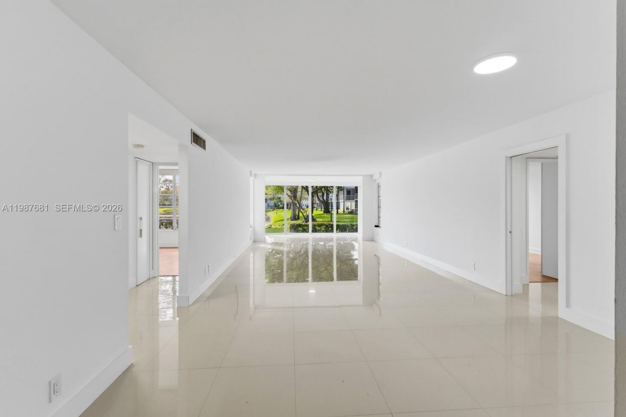 4280 Oaks Ter, Unit 102, Pompano Beach, FL 33069 Photo