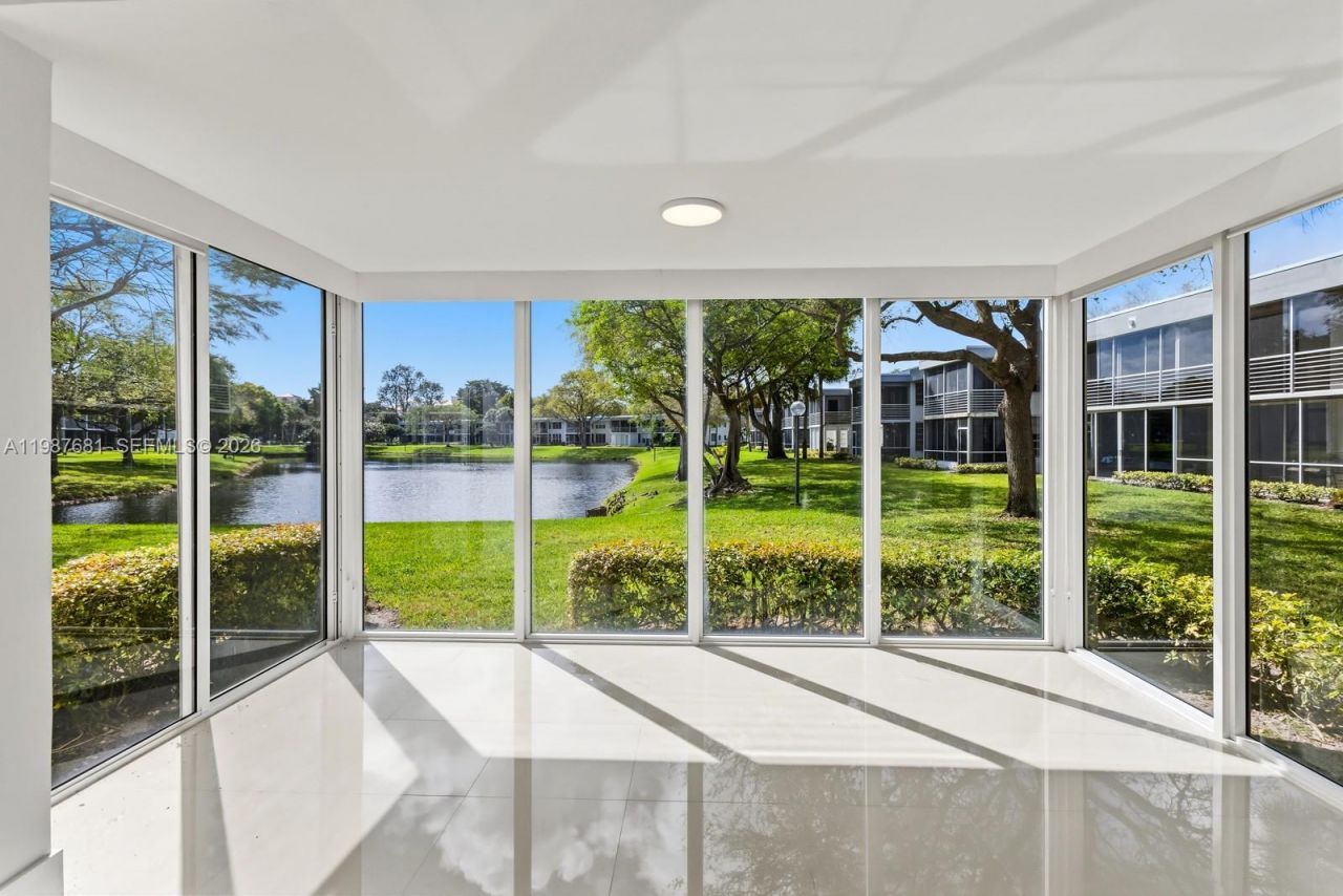 4280 Oaks Ter, Unit 102, Pompano Beach, FL 33069 Photo