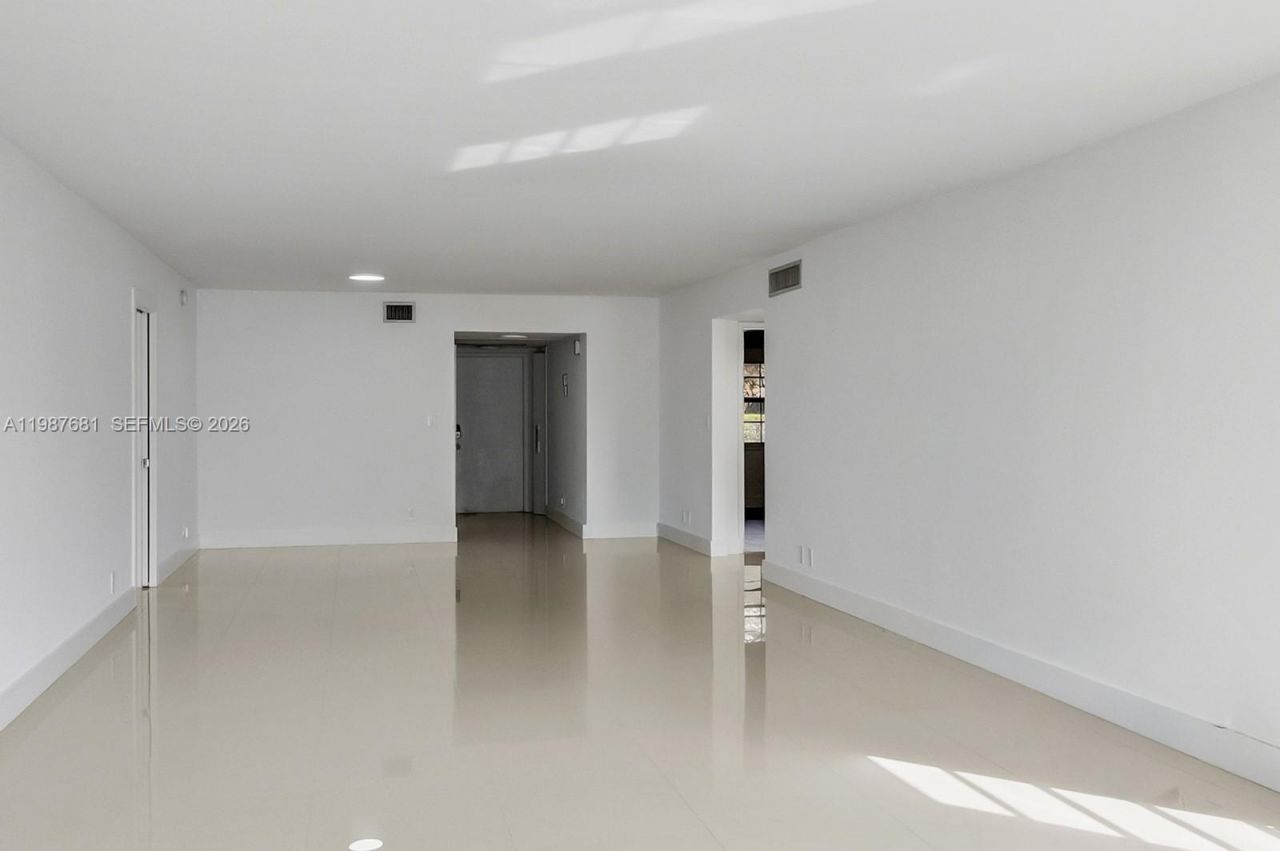 4280 Oaks Ter, Unit 102, Pompano Beach, FL 33069 Photo