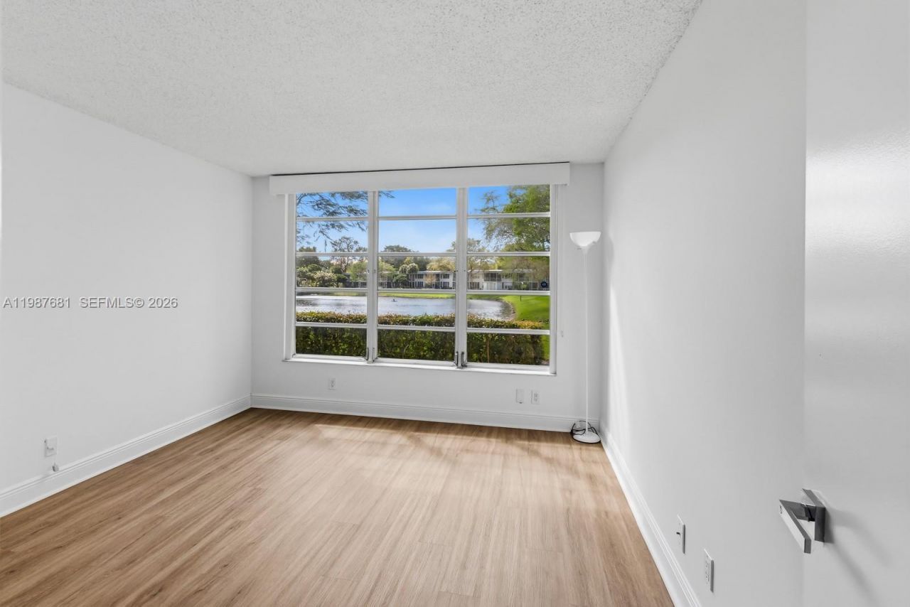 4280 Oaks Ter, Unit 102, Pompano Beach, FL 33069 Photo