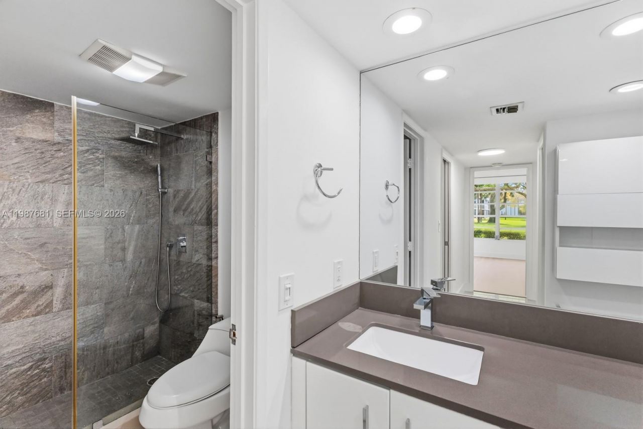 4280 Oaks Ter, Unit 102, Pompano Beach, FL 33069 Photo