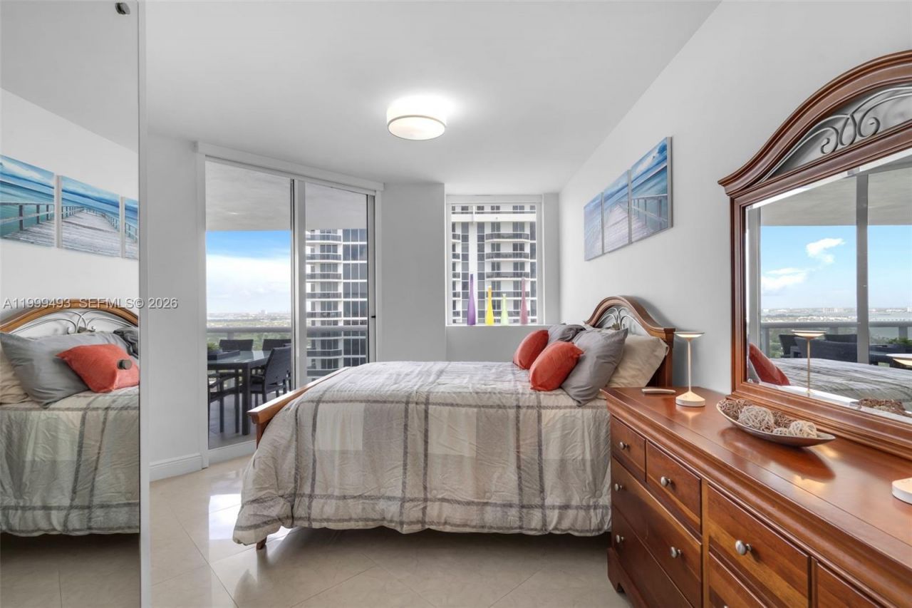 4775 Collins Ave, Unit 3608, Miami Beach, FL 33140 Photo