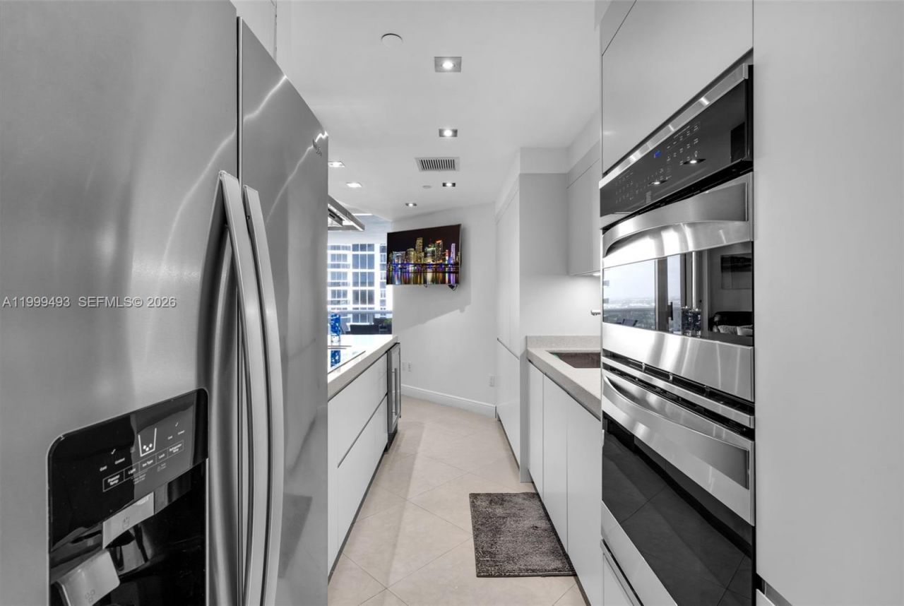 4775 Collins Ave, Unit 3608, Miami Beach, FL 33140 Photo