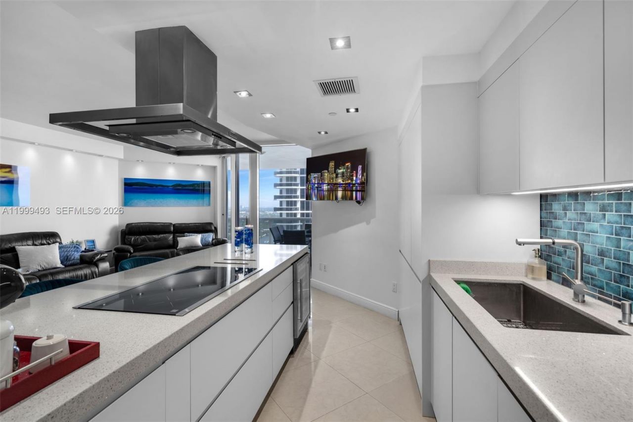 4775 Collins Ave, Unit 3608, Miami Beach, FL 33140 Photo