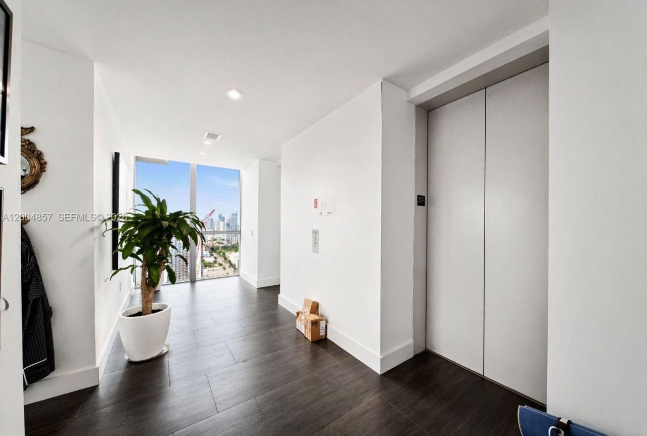 1100 Biscayne Blvd , Unit 3708, Miami, FL 33132 Photo