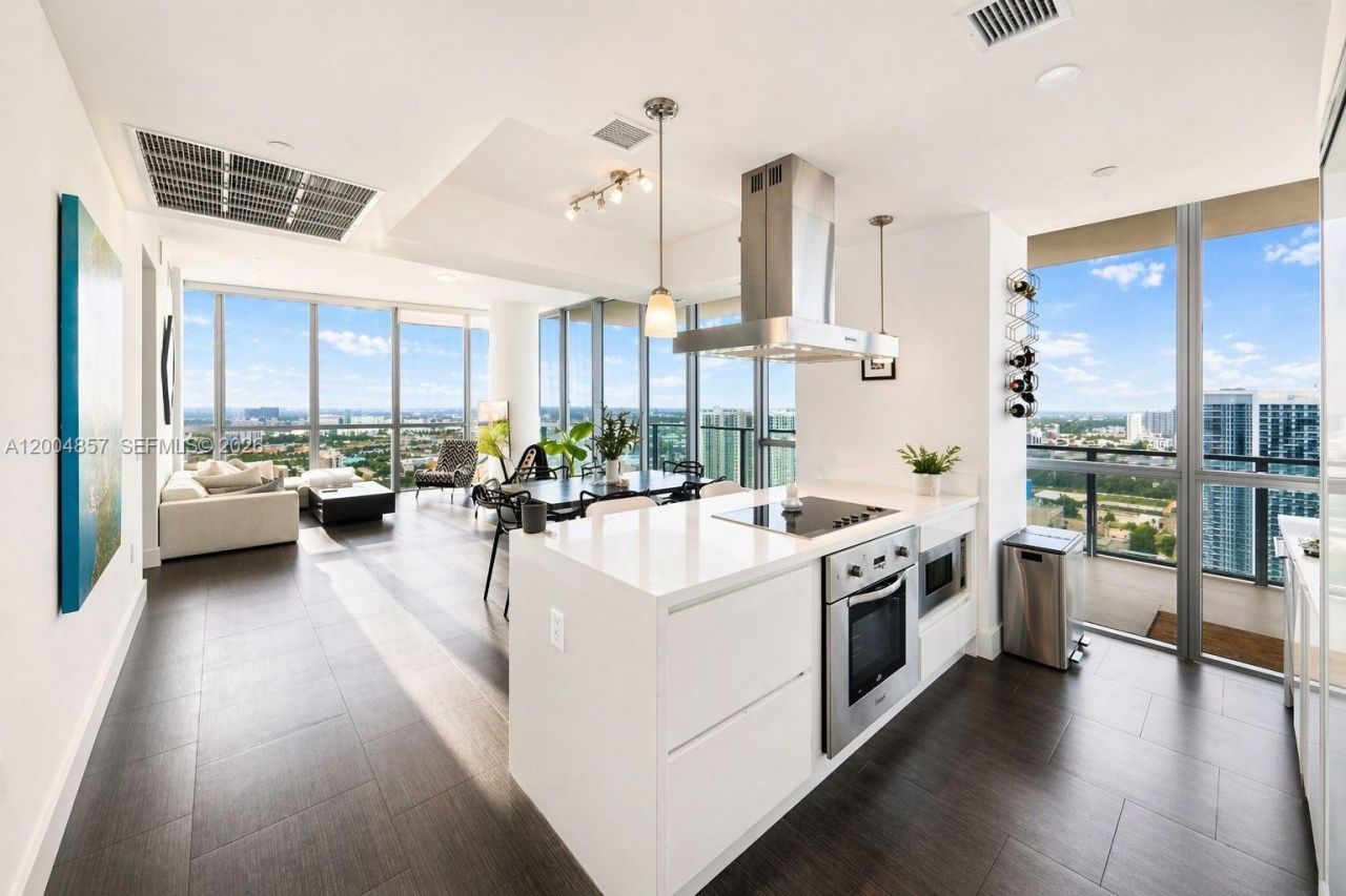 1100 Biscayne Blvd , Unit 3708, Miami, FL 33132 Photo