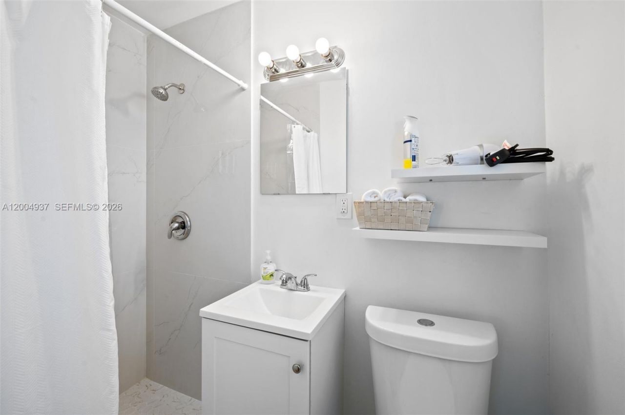 13840 NW 5th Ct , Unit 13840, North Miami, FL 33168 Photo