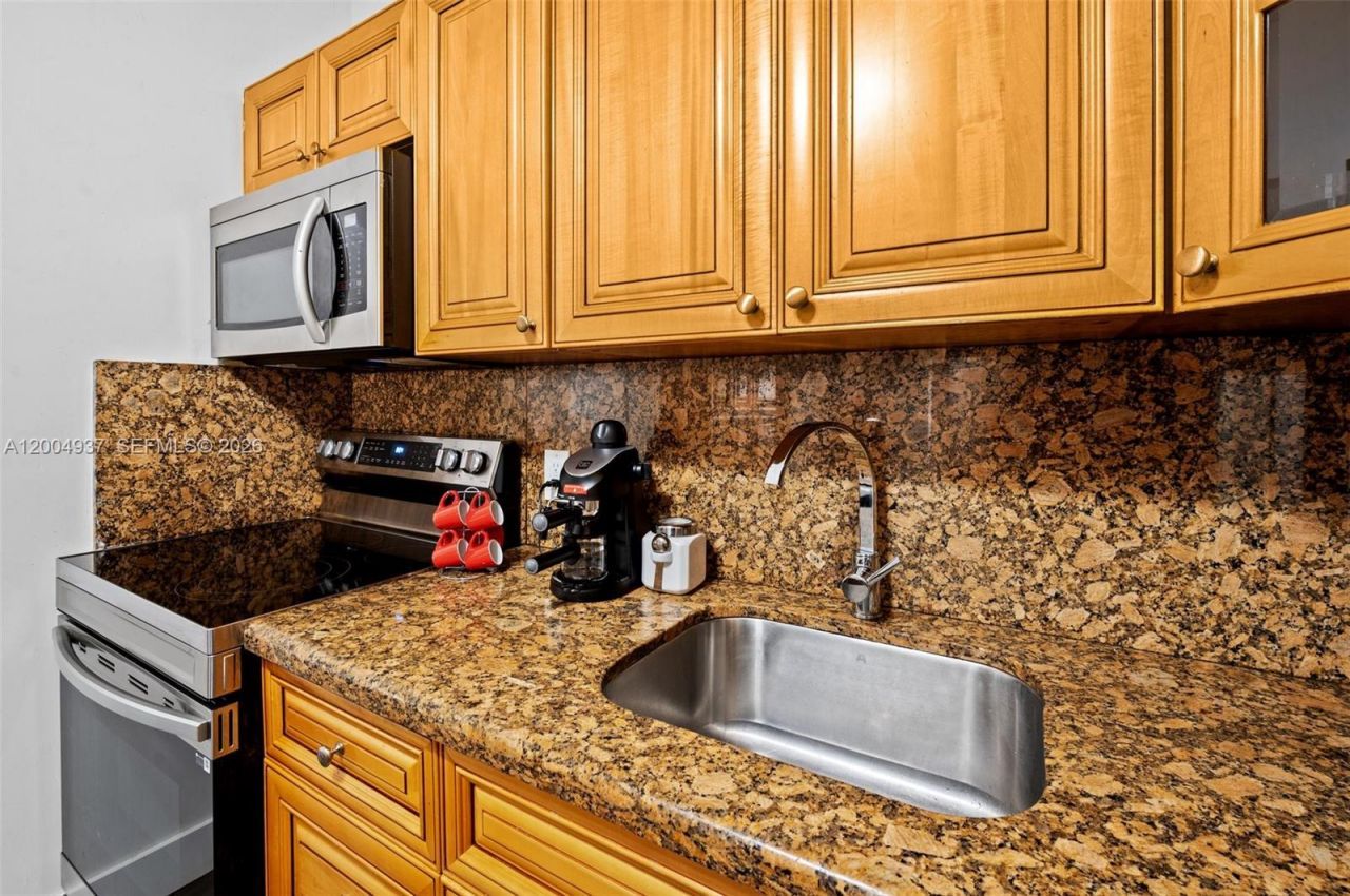 13840 NW 5th Ct , Unit 13840, North Miami, FL 33168 Photo
