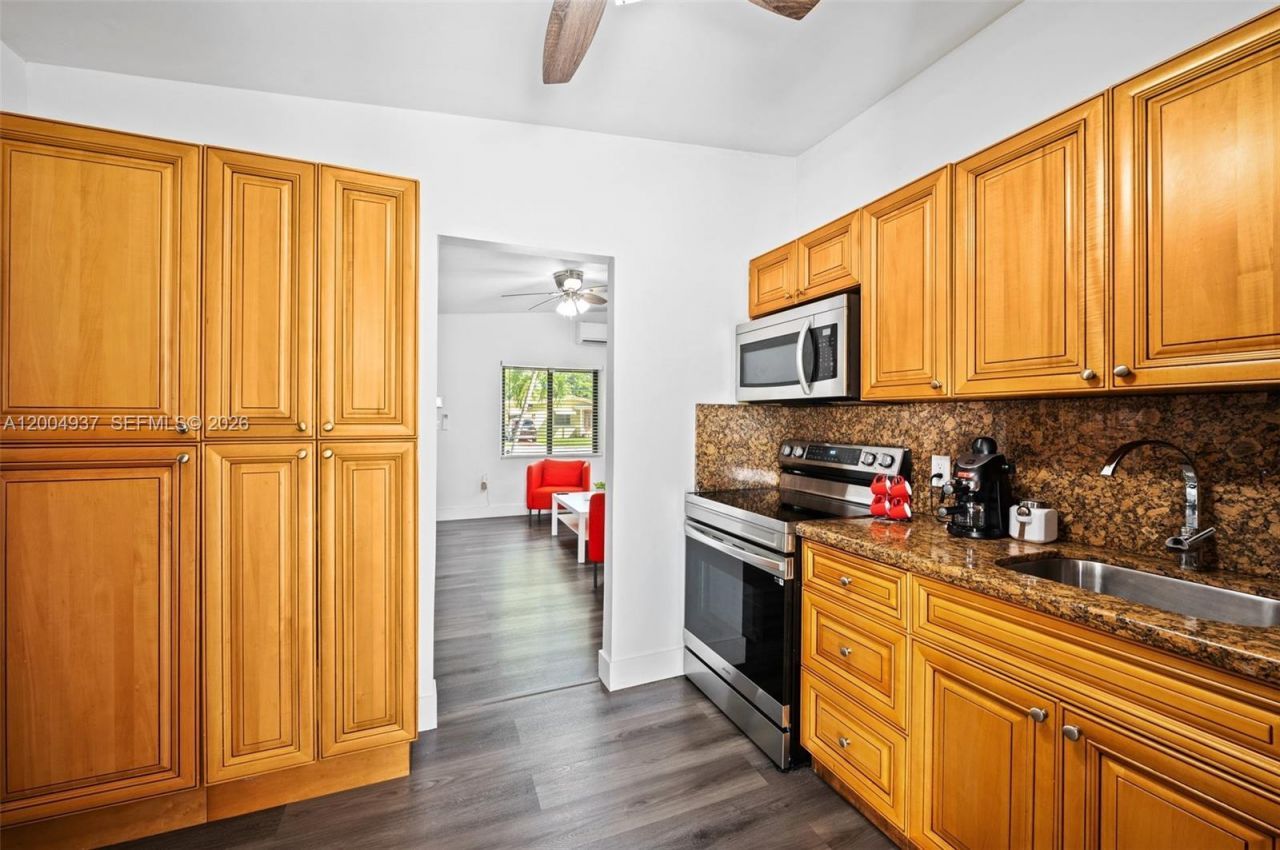 13840 NW 5th Ct , Unit 13840, North Miami, FL 33168 Photo