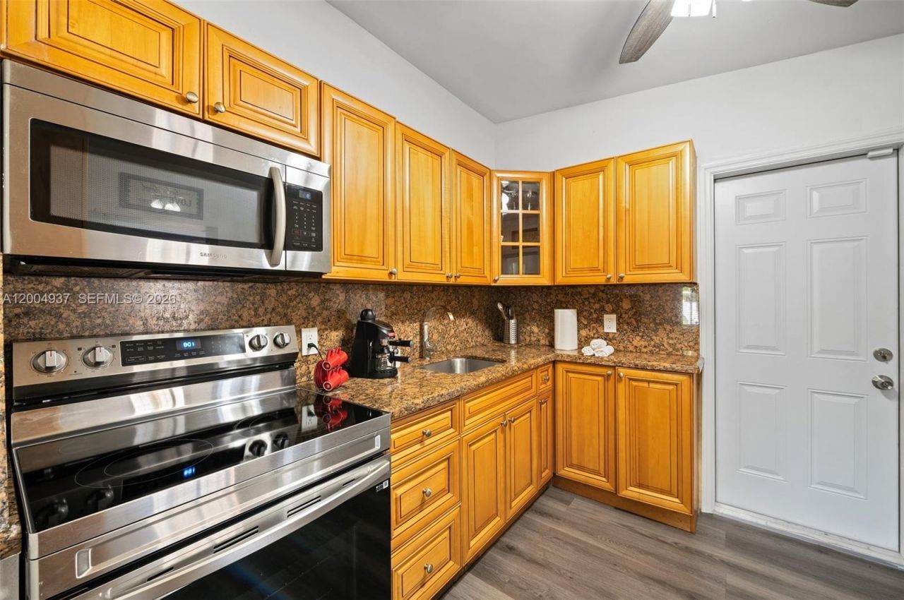 13840 NW 5th Ct , Unit 13840, North Miami, FL 33168 Photo