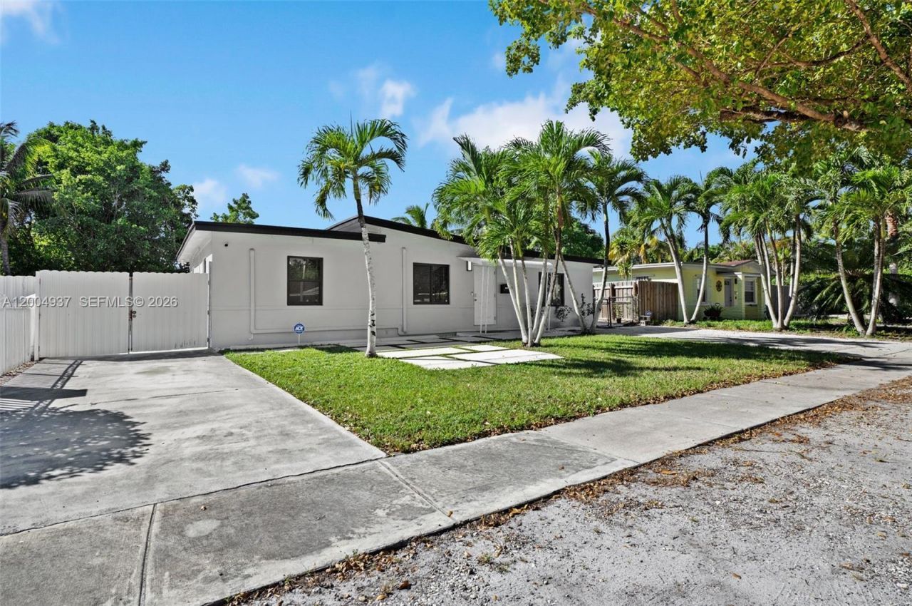 13840 NW 5th Ct , Unit 13840, North Miami, FL 33168 Photo