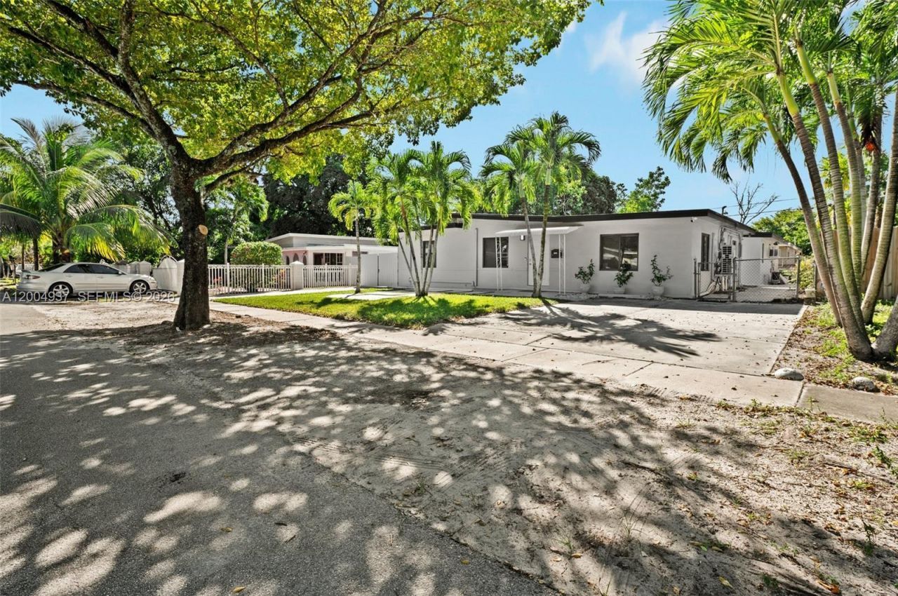 13840 NW 5th Ct , Unit 13840, North Miami, FL 33168 Photo