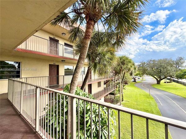 3361 NW 47th Ter, Unit 329, Lauderdale Lakes, FL 33319