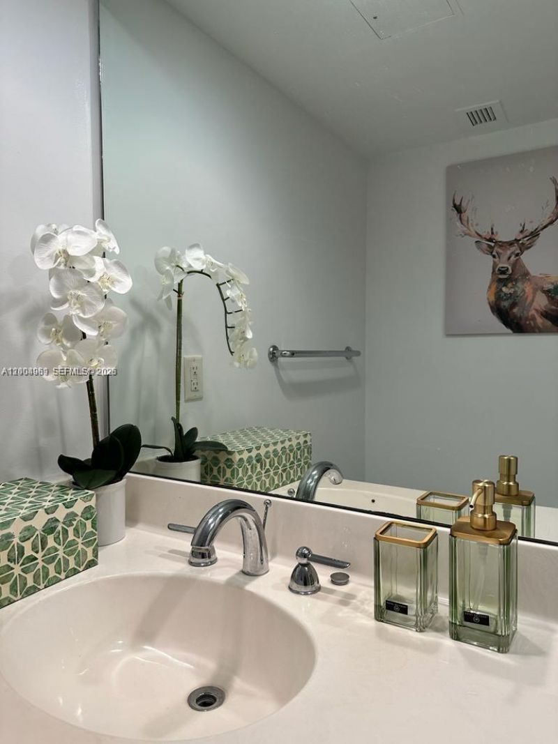 3000 S Ocean Dr , Unit 414, Hollywood, FL 33019 Photo
