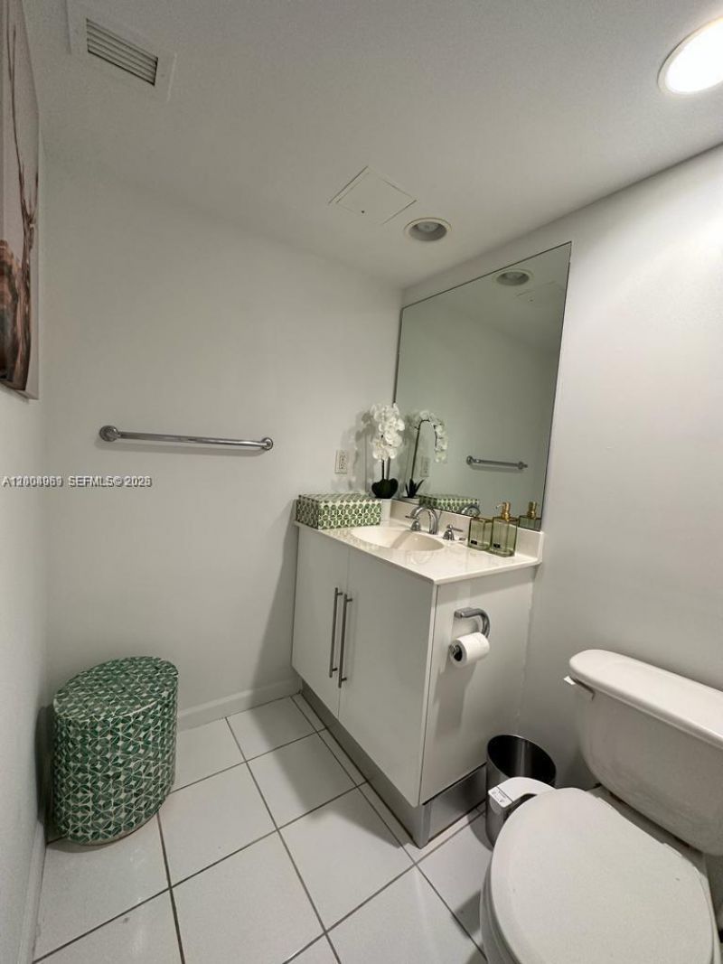 3000 S Ocean Dr , Unit 414, Hollywood, FL 33019 Photo