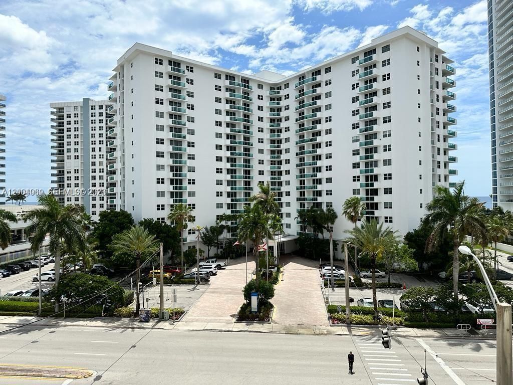 3000 S Ocean Dr , Unit 414, Hollywood, FL 33019 Photo