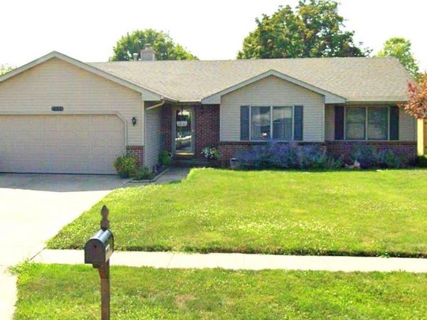 425 Dewberry Trail, Chatham, IL 62629