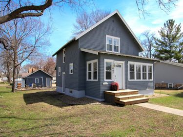 607 Adams Street SE, Hutchinson, MN 55350