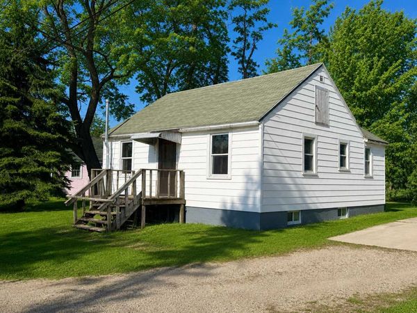 156 Main Street N, Waltham, MN 55982