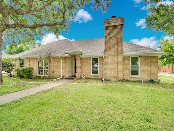 1311 Cindy Court, Cleburne, TX 76033