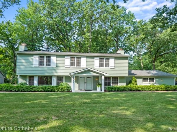 2593 S Christian Hills Drive, Rochester Hills, MI 48309