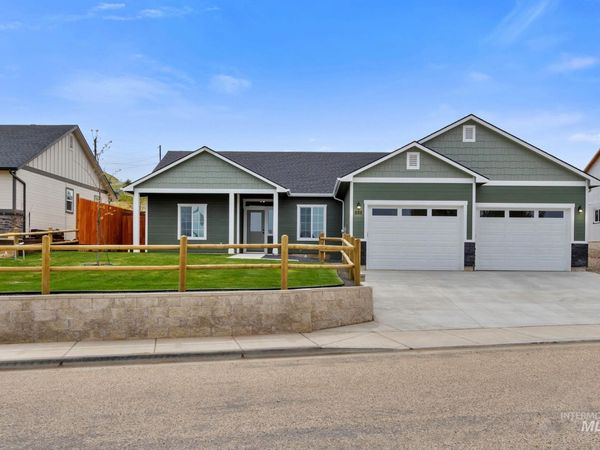 885 S Iowa Ave, Payette, ID 83661