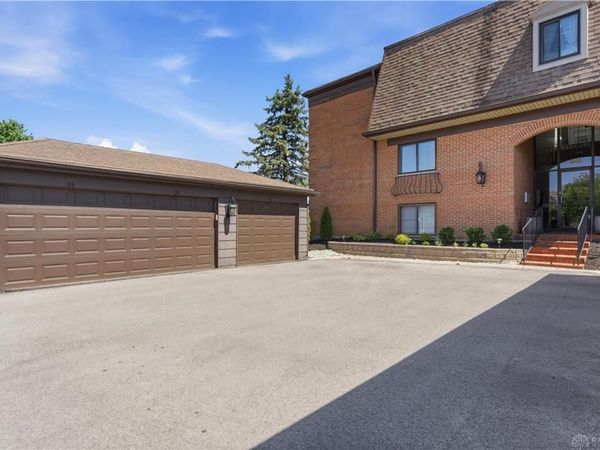 1600 Pine Tree Lane, Unit 27, West Carrollton, OH 45449
