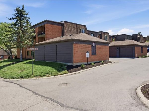 1600 Pine Tree Lane, Unit 27, West Carrollton, OH 45449