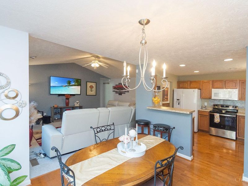 7633 Sandstone Trail, Hamilton Twp, OH 45039 Photo 11