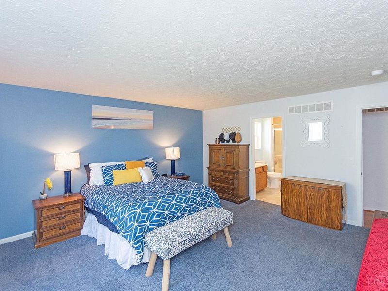 7633 Sandstone Trail, Hamilton Twp, OH 45039 Photo 13